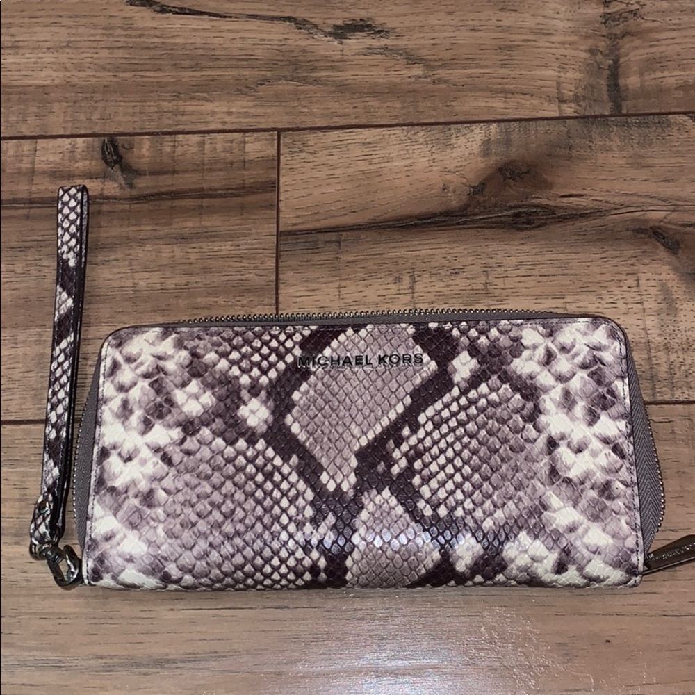 Michael Kors Wristlet